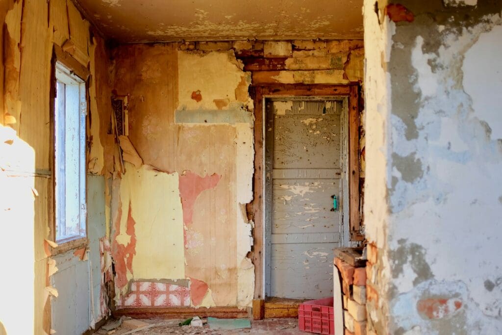 crappy room to symbolise what happens when a non tech builds their first app with no code app builders